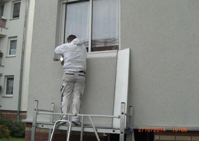 Entnahme des Fensterbrett zur Abdichtung in diesem Bereich in Brandenburg