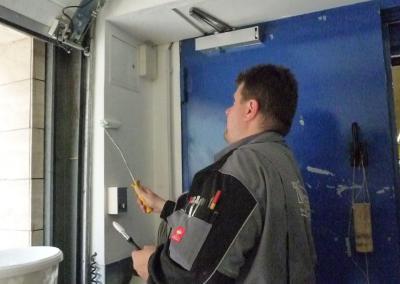 Malerarbeiten in einem Supermarkt