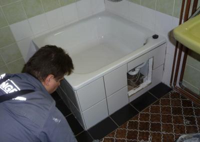 Reparatur wegen undichten Anschluss unterhalb der Duschtasse zuleitungen in Berlin