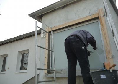 Nach Schimmelbefall innen Leibung Einbau neues Fenster mit Außenputzangleichung Brandenburg