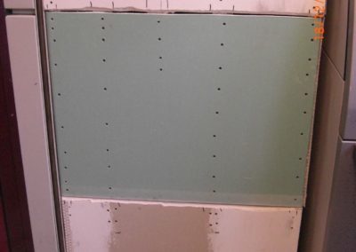 Nach Vadalismus Trockenbauarbeiten in SB-Station in Berlin