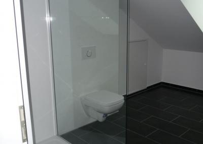 Überschwemmung im Bad Sanierung von Boden und Wänden Brandenburg