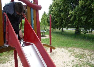 Malern einer Rutsche in Brandenburg