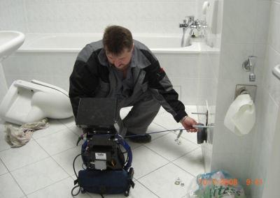 Notdienst nach einer Überschwemmung im WC Wasserschaden Berlin